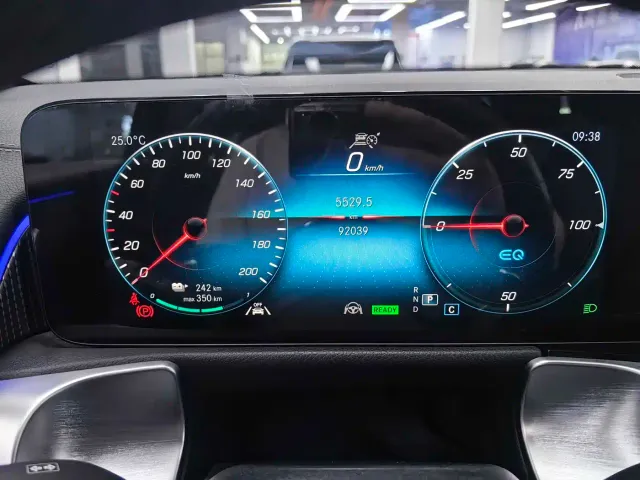 Mercedes-Benz EQB — Фото автомобиля 16