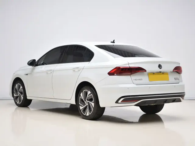 Volkswagen Bora — Фото автомобиля 4