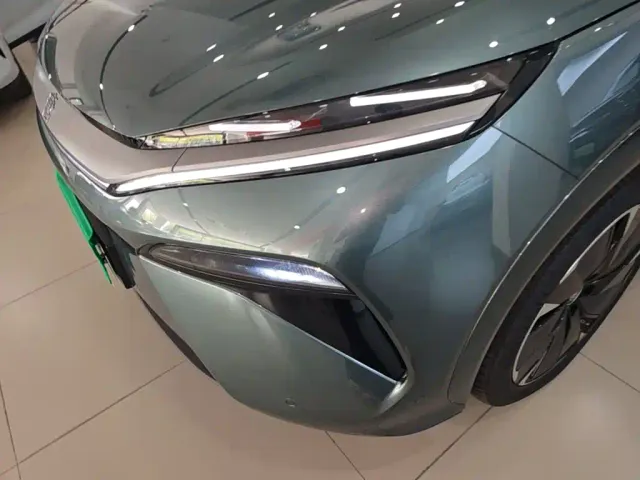 BYD Tang L — Фото автомобиля 23