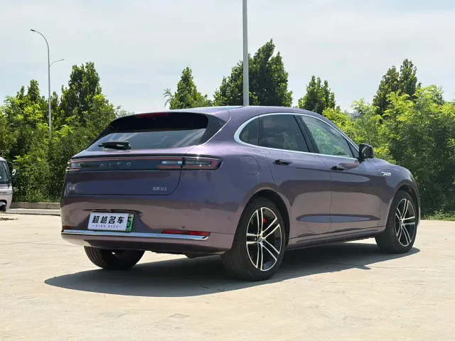 Aito M5 — Фото автомобиля 4