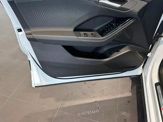 Audi Q6L e-tron — Фото автомобиля 10