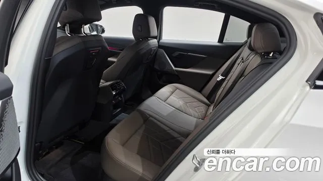 BMW 5 Series G60 — Фото автомобиля 20