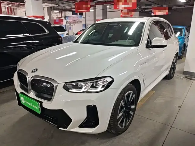 Фотография автомобиля — BMW iX3