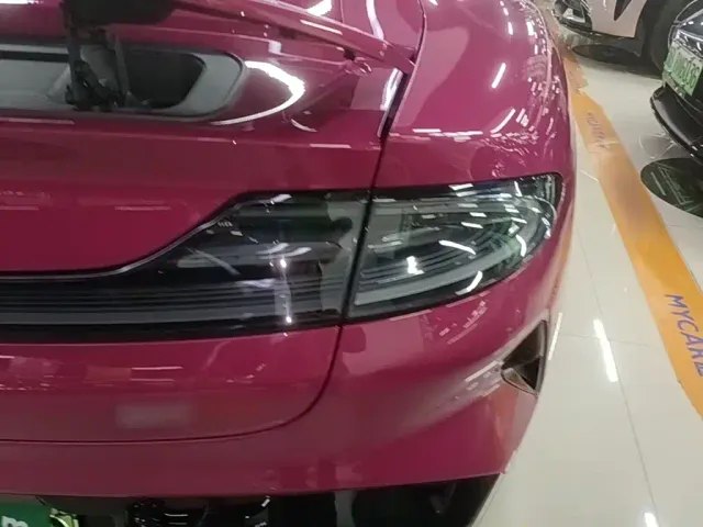 Xiaomi SU7 — Фото автомобиля 7