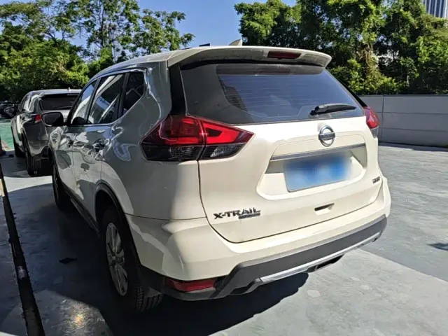 Nissan X-Trail — Фото автомобиля 4
