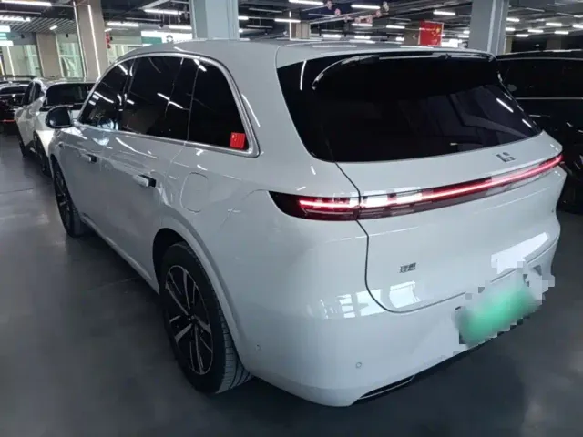 Li Auto L6 — Фото автомобиля 4