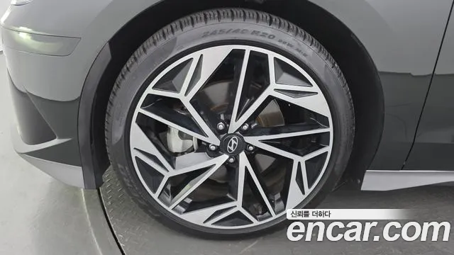 Hyundai Ioniq6 — Фото автомобиля 5