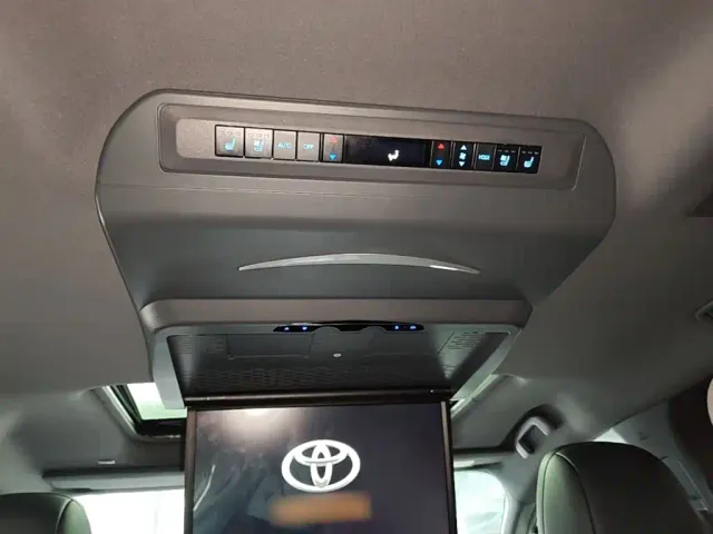 Toyota Sienna — Фото автомобиля 17