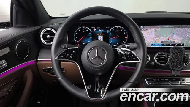 Mercedes-Benz E-Class — Фото автомобиля 12