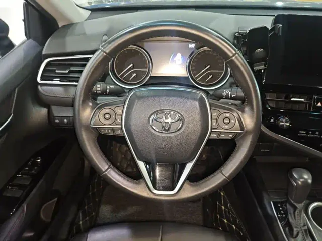 Toyota Camry — Фото автомобиля 10