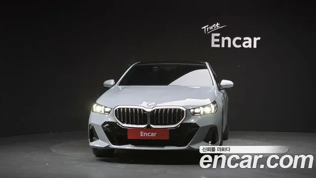 BMW 5 Series G60 — Фото автомобиля 3