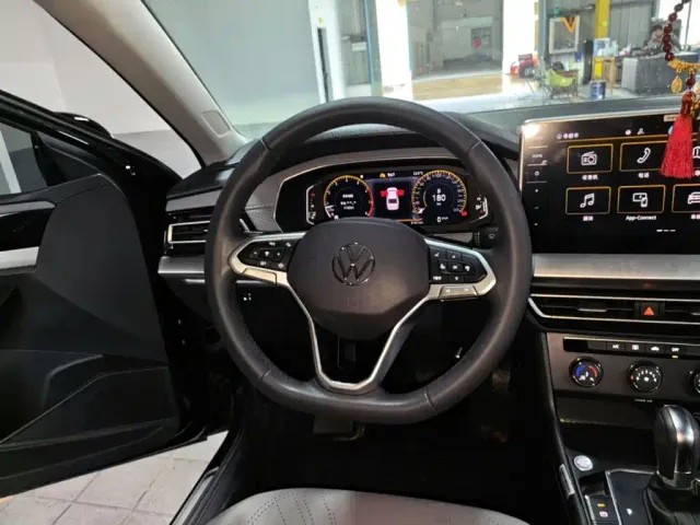 Volkswagen Lavida — Фото автомобиля 10