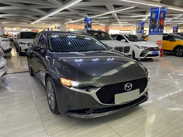 Mazda Axela — Фото автомобиля 3