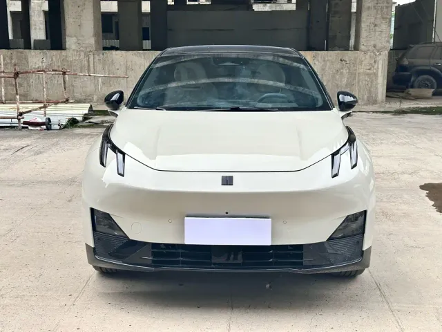 Lynk & Co Z20 — Фото автомобиля 2