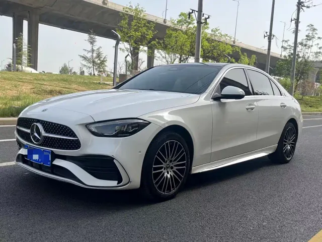 Фотография автомобиля — Mercedes-Benz C-Class