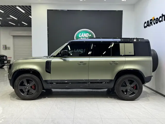 Land Rover Defender — Фото автомобиля 7