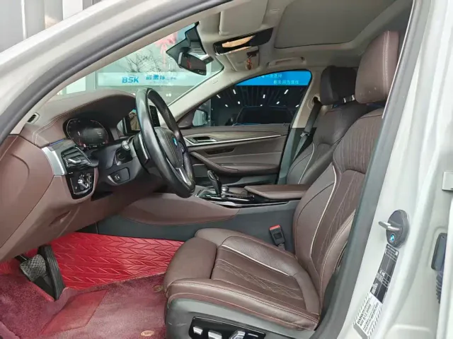 BMW 5 Series — Фото автомобиля 7