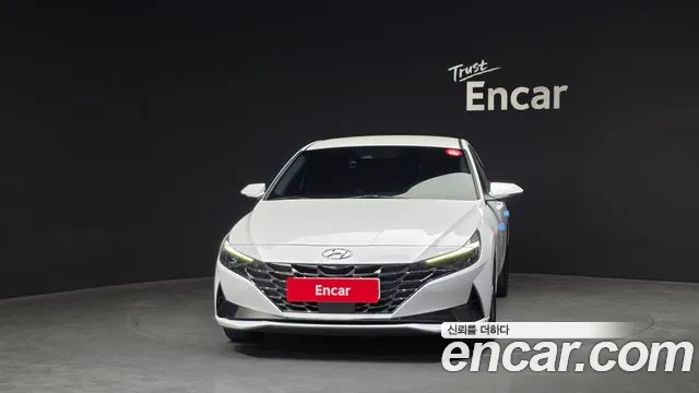 Hyundai Avante CN7 — Фото автомобиля 3