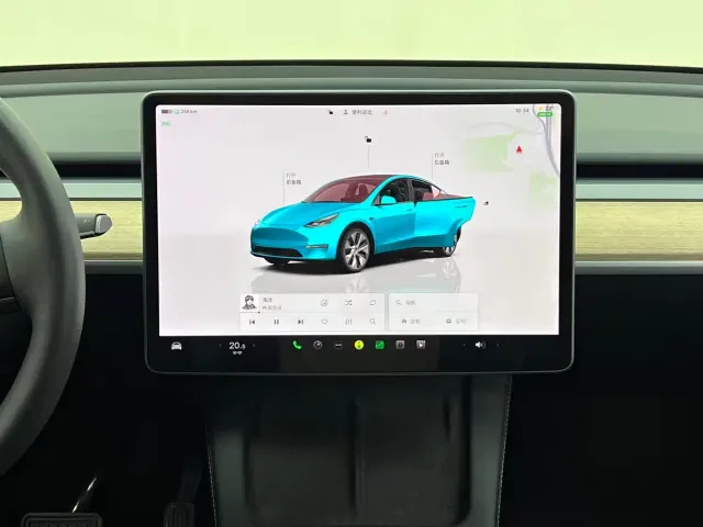 Tesla Model Y — Фото автомобиля 17