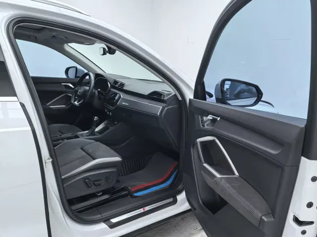 Audi Q3 — Фото автомобиля 11