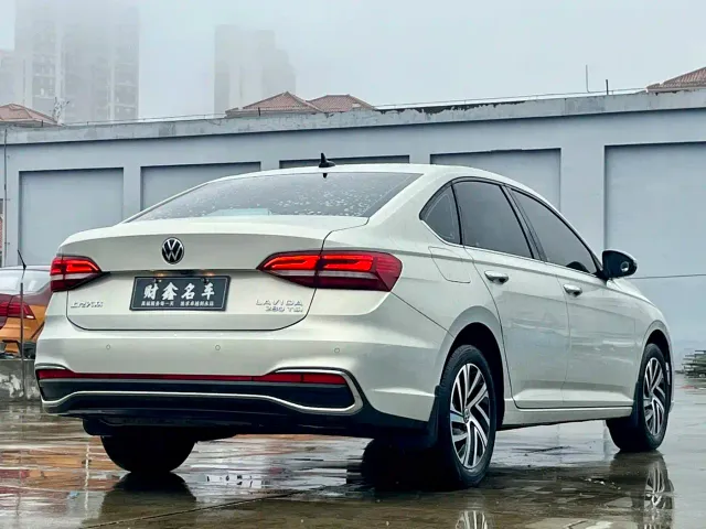 Volkswagen Lavida — Фото автомобиля 9