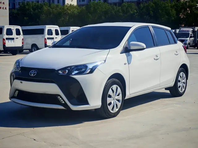 Фотография автомобиля — Toyota YARiS L Zhi Xuan