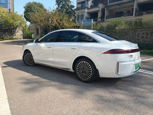 Roewe M7 DMH — Фото автомобиля 6