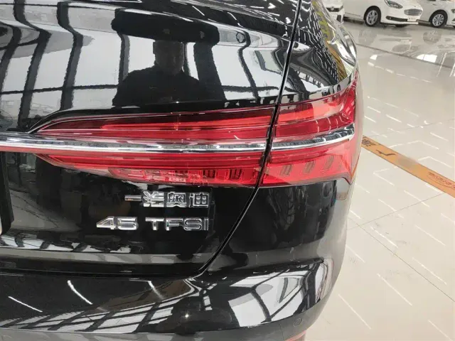 Audi A6L — Фото автомобиля 23