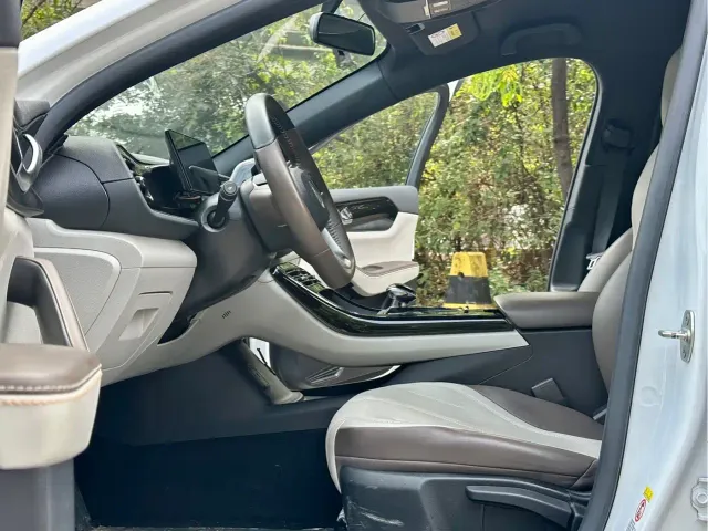 BYD Qin PLUS — Фото автомобиля 9