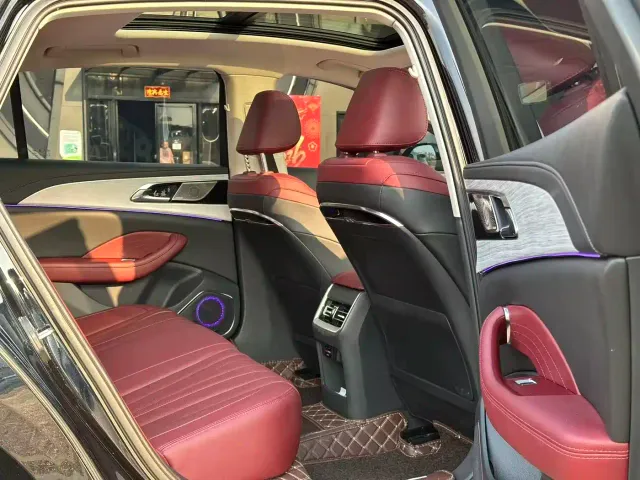 Hongqi H5 — Фото автомобиля 13