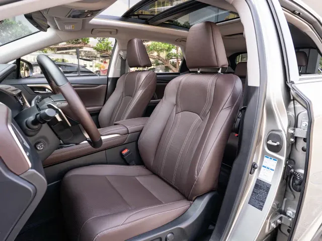 Lexus RX — Фото автомобиля 11
