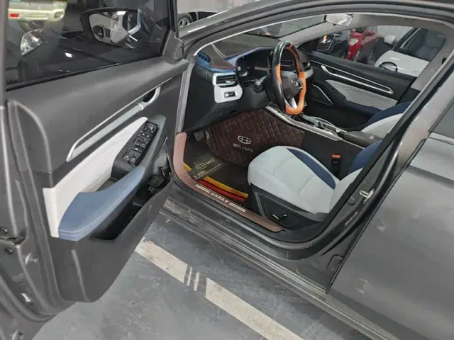 Geely Emgrand — Фото автомобиля 15