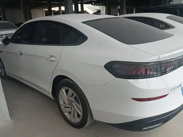 Volkswagen Lamando — Фото автомобиля 4