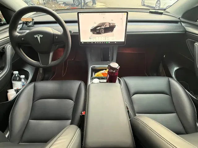 Tesla Model Y — Фото автомобиля 9