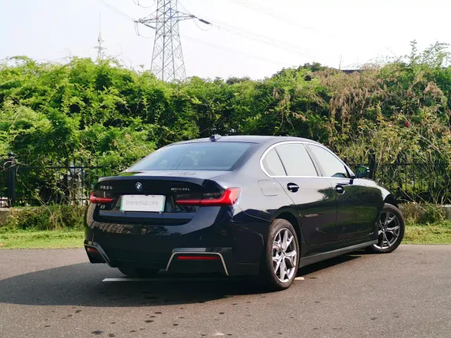 BMW BMW i3 2022 eDrive 35 L — Фото автомобиля 4