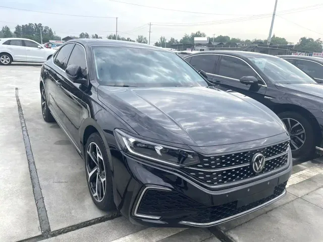 Volkswagen Passat — Фото автомобиля 3