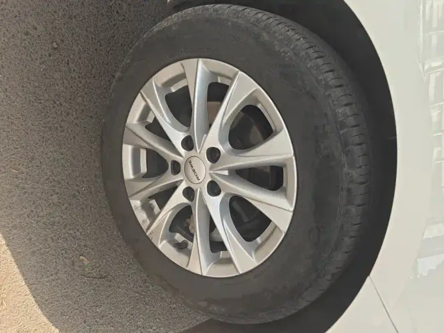 Roewe i5 — Фото автомобиля 6