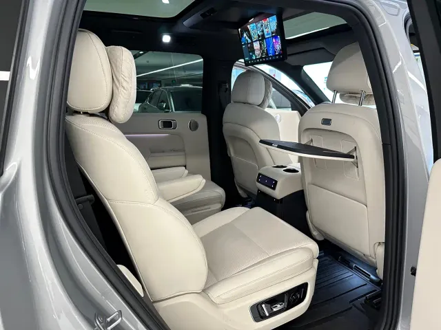 Li Auto L9 — Фото автомобиля 13