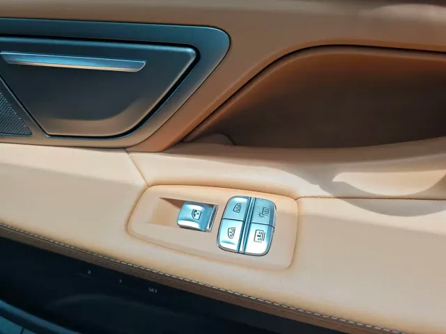 BMW 7 Series — Фото автомобиля 25