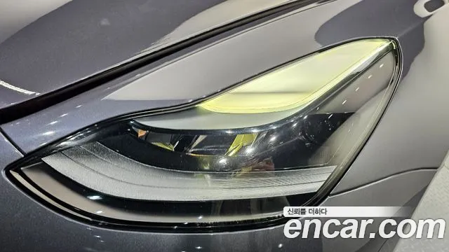 Tesla Model 3 — Фото автомобиля 7