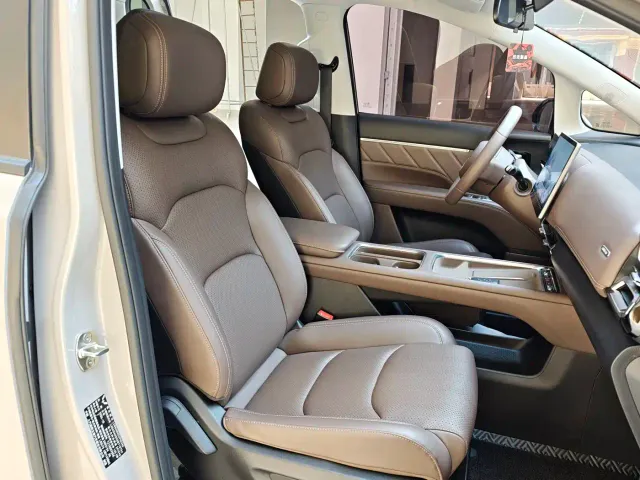 Wuling Starlight 730 — Фото автомобиля 8