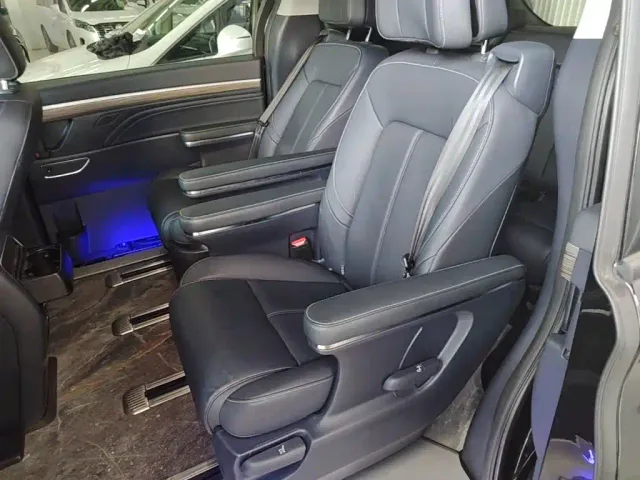 GAC Trumpchi M8 — Фото автомобиля 16