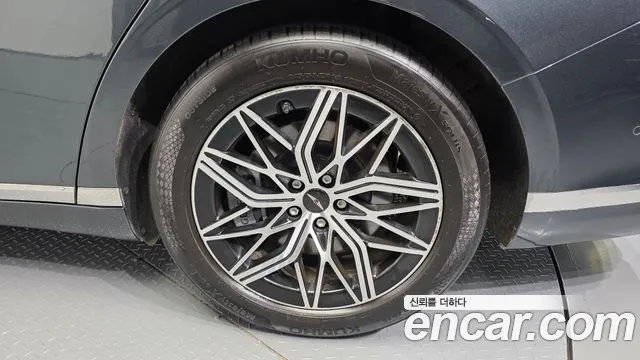 Genesis G90 Бензин 3.5 турбо AWD — Фото автомобиля 5