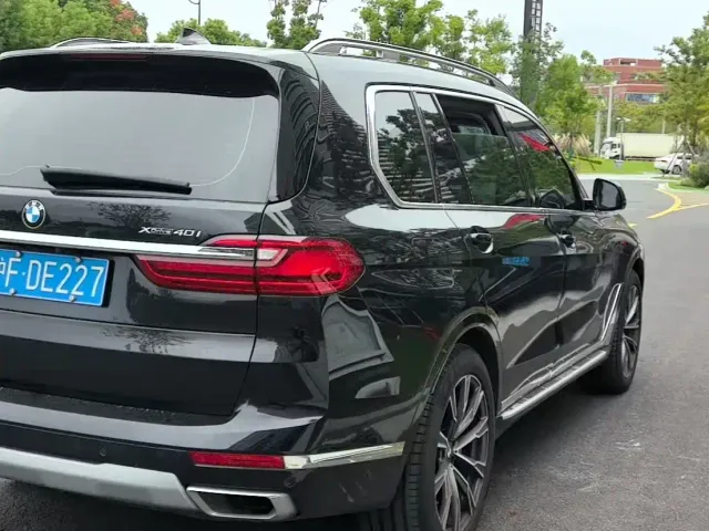 BMW X7 — Фото автомобиля 3