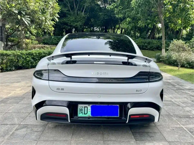 Xiaomi SU7 — Фото автомобиля 7