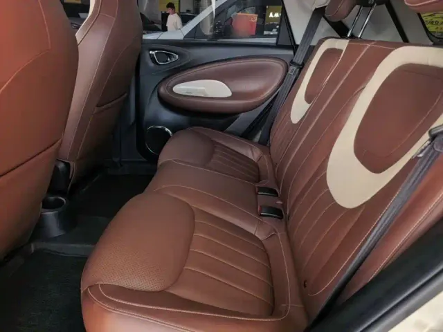 Wuling Bingo — Фото автомобиля 16