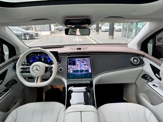 Mercedes-Benz EQE SUV — Фото автомобиля 7