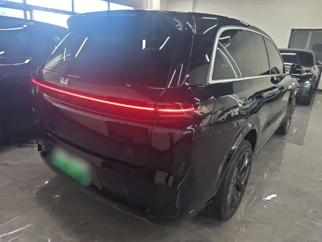 Li Auto L8 — Фото автомобиля 6