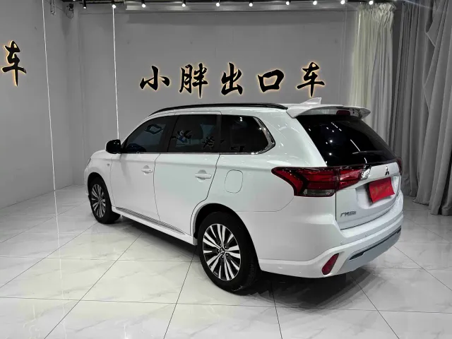 Mitsubishi Outlander — Фото автомобиля 6