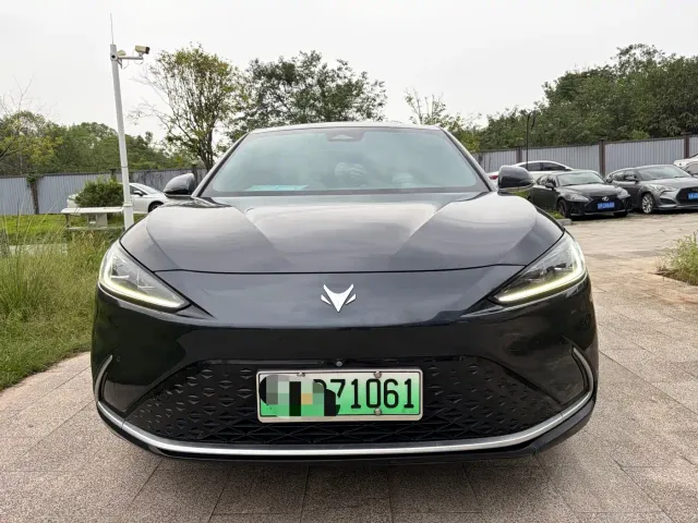 Arcfox Alpha S — Фото автомобиля 2